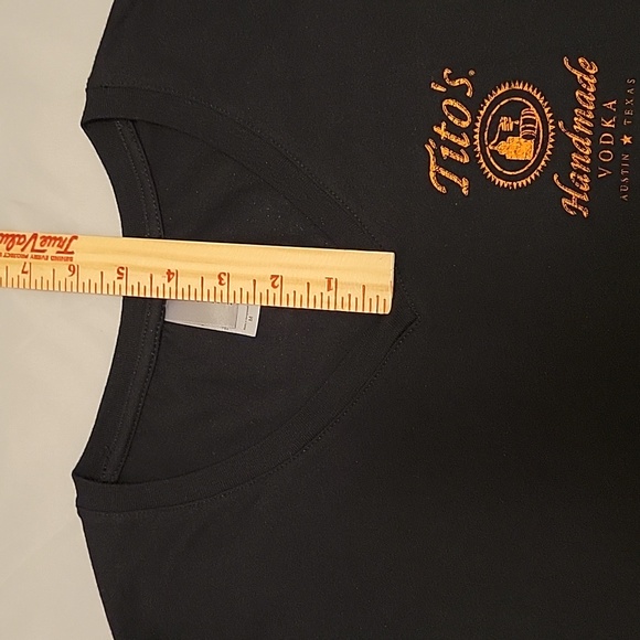 Tito's Black Short Sleeve T-Shirt V-neck Size Medium - Picture 8 of 16